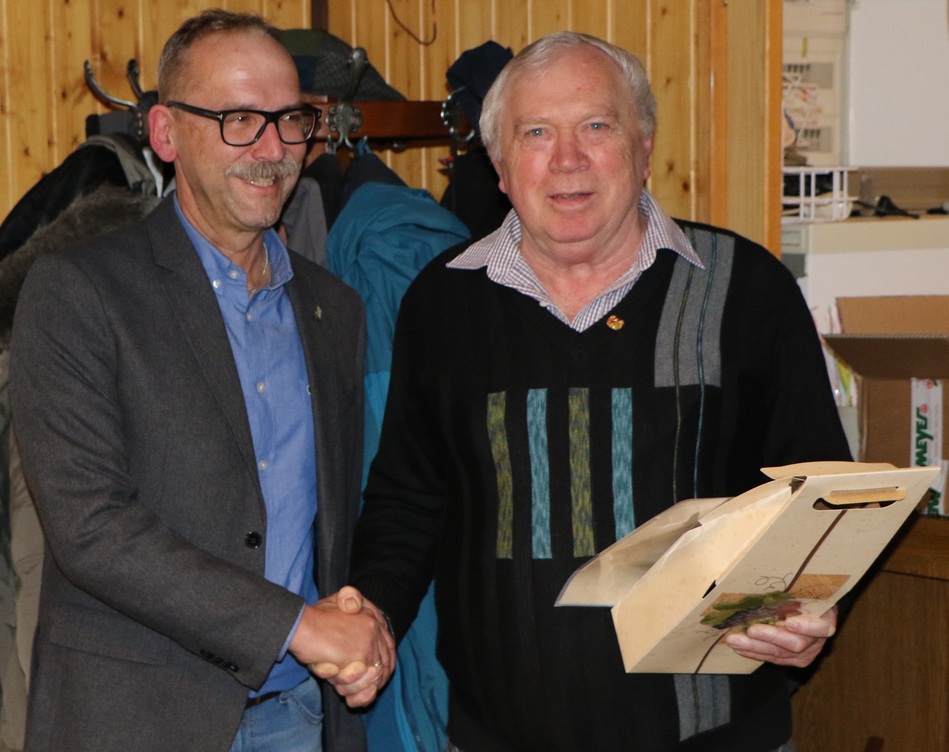 Ehrung von E. Martin für 40 Jahre Vereinszugehörigkeit